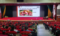 <b>坤龙通过大量实物图片归纳辨别要点</b>